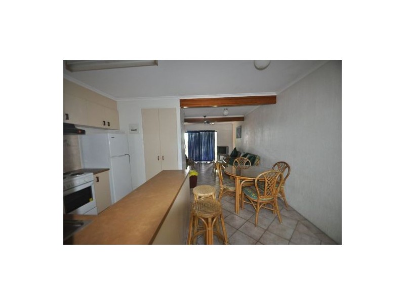 4/436 Esplanade, Torquay QLD 4655