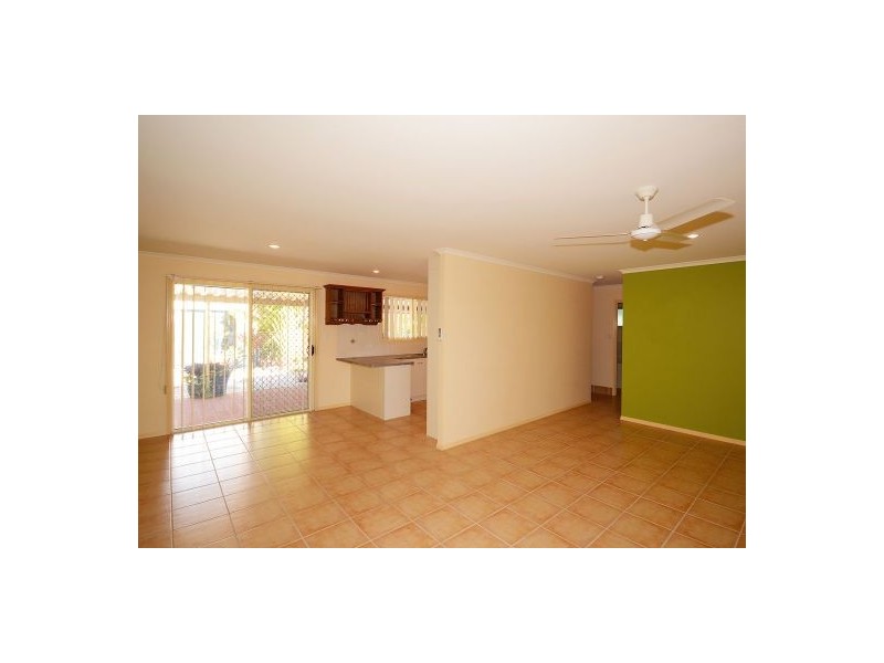 8 Delta Way, Point Vernon QLD 4655