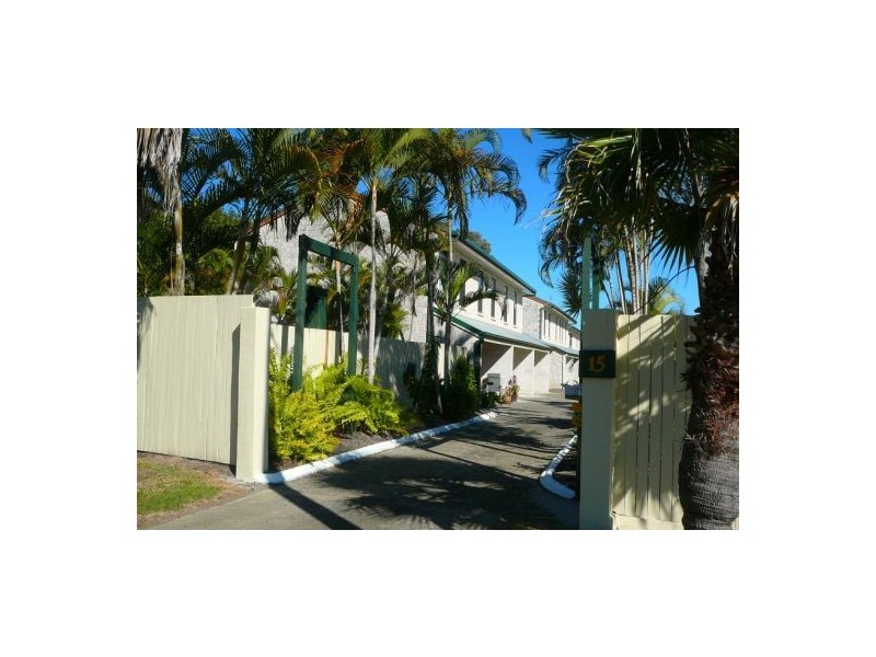 4/15 Tavistock Street, Torquay QLD 4655