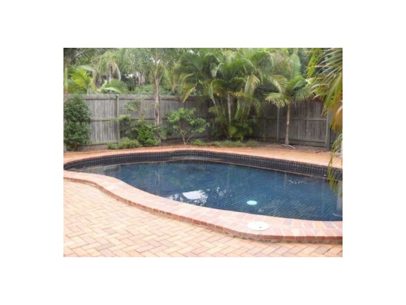 4/15 Tavistock Street, Torquay QLD 4655