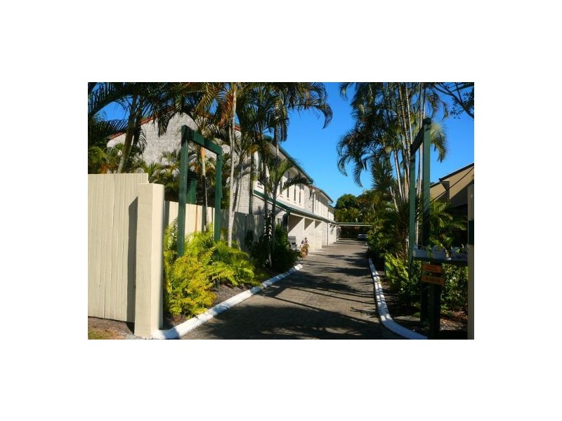 4/15 Tavistock Street, Torquay QLD 4655