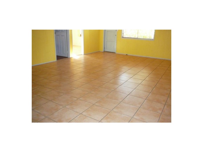 532 Esplanade, Urangan QLD 4655