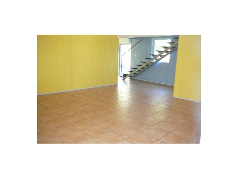 532 Esplanade, Urangan QLD 4655