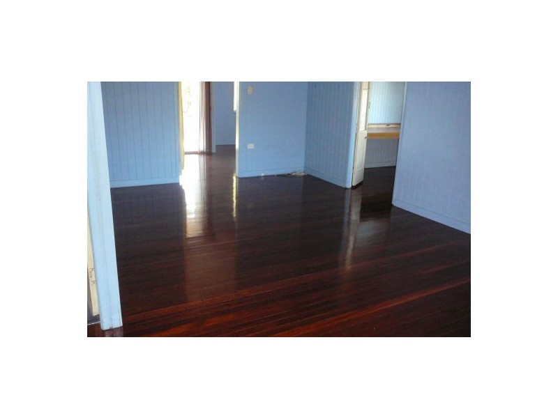 532 Esplanade, Urangan QLD 4655