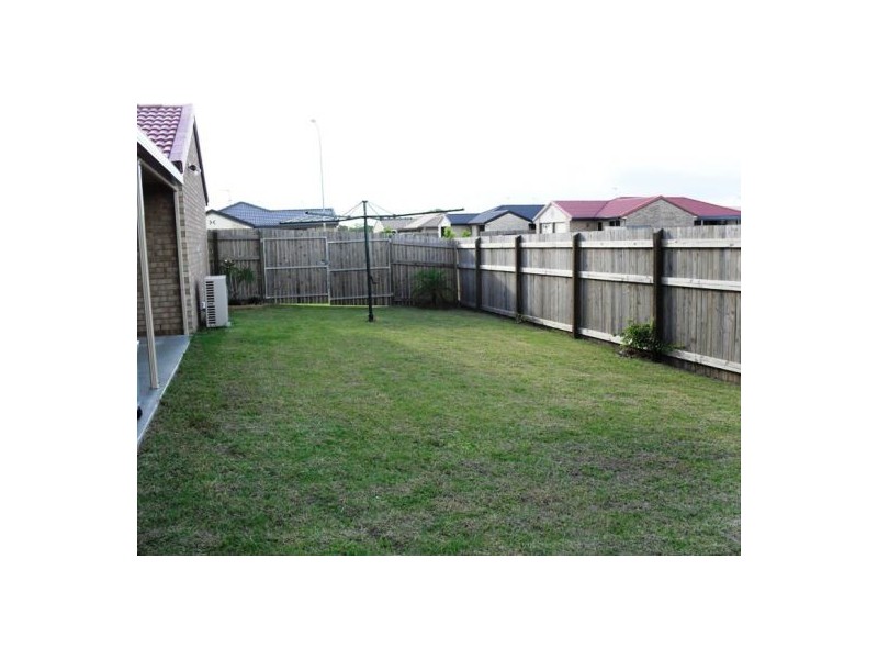 2 Pennant Drive, Point Vernon QLD 4655