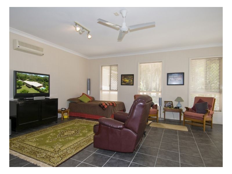 1 Howea Court, Dundowran Beach QLD 4655