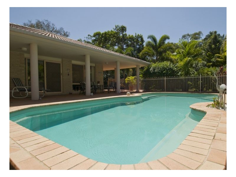 1 Howea Court, Dundowran Beach QLD 4655