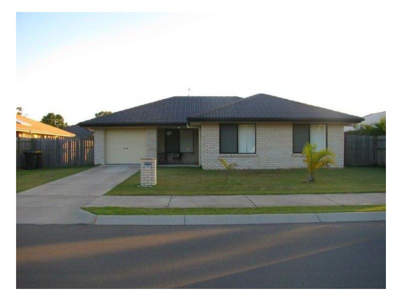 16 Emerald Park Way, Urangan QLD 4655