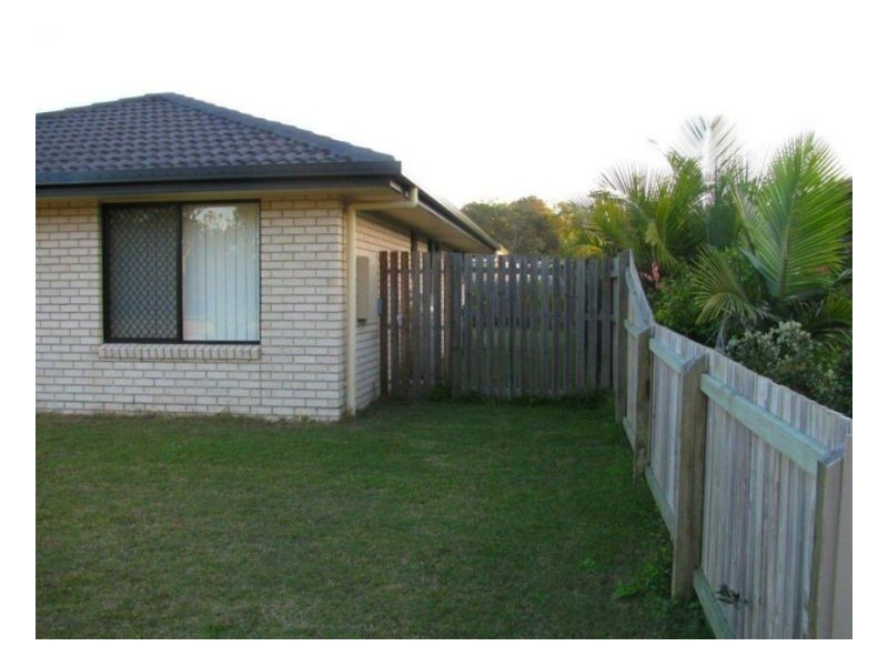 16 Emerald Park Way, Urangan QLD 4655