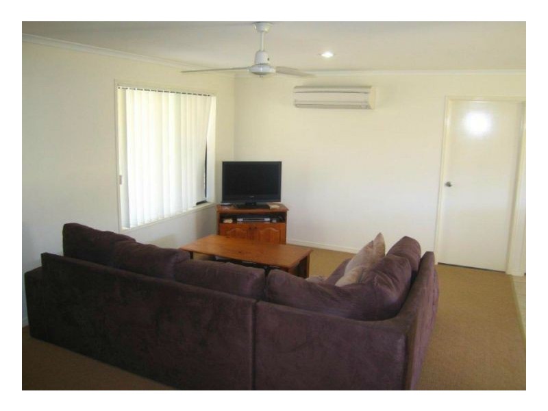 16 Emerald Park Way, Urangan QLD 4655