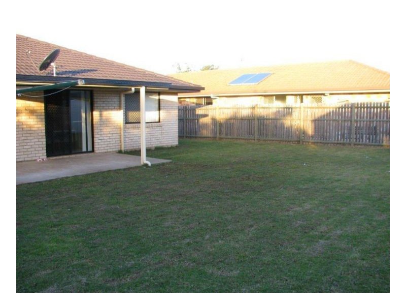 16 Emerald Park Way, Urangan QLD 4655