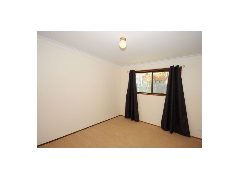12 Debra Court, Urangan QLD 4655