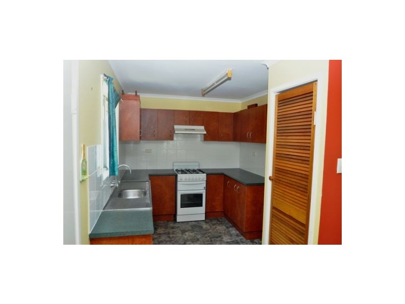 41 Saunders St, Point Vernon QLD 4655