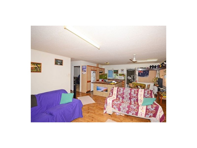 23 Cunningham St, Torquay QLD 4655