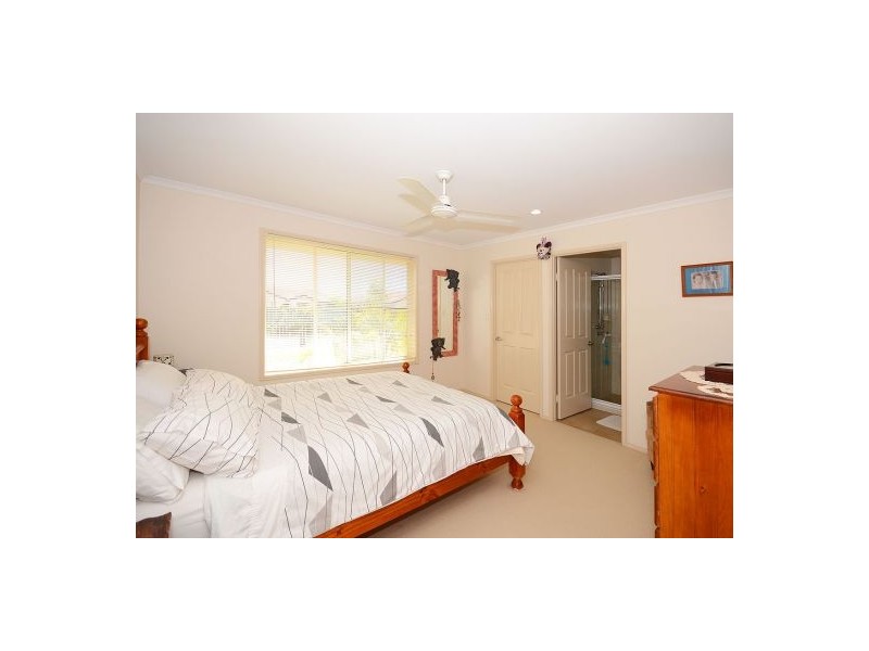 25 Endeavour Way, Eli Waters QLD 4655