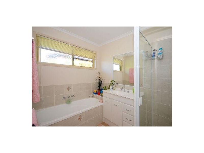 25 Endeavour Way, Eli Waters QLD 4655