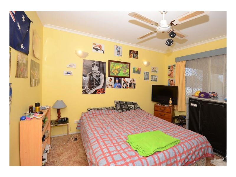 2 Hayworth St, Point Vernon QLD 4655