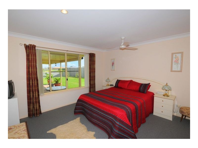 33 Lady Nelson Drive, Eli Waters QLD 4655