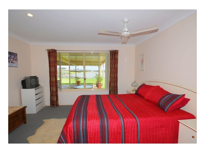33 Lady Nelson Drive, Eli Waters QLD 4655