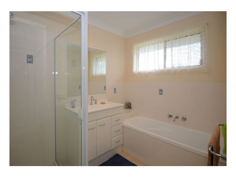 33 Lady Nelson Drive, Eli Waters QLD 4655