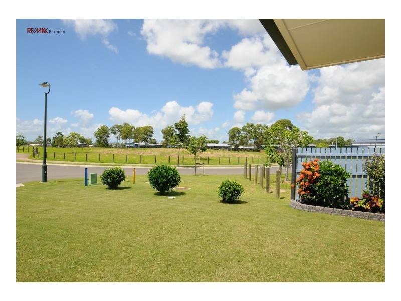 33 Lady Nelson Drive, Eli Waters QLD 4655