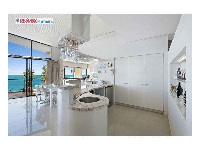 17/558 Charlton Esplanade, Urangan QLD 4655