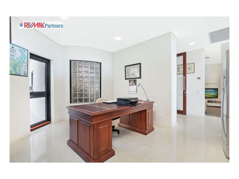 17/558 Charlton Esplanade, Urangan QLD 4655