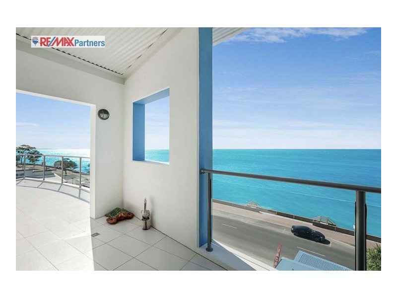 17/558 Charlton Esplanade, Urangan QLD 4655