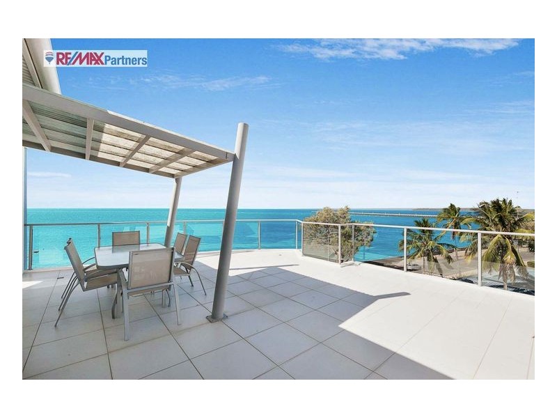 17/558 Charlton Esplanade, Urangan QLD 4655
