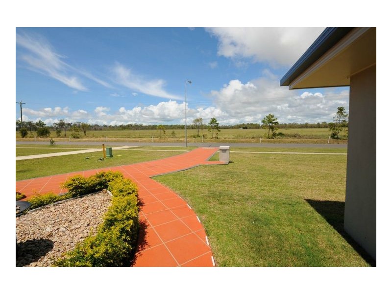 83 Martin Street, Point Vernon QLD 4655