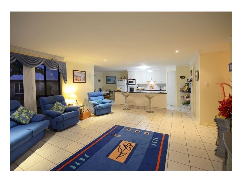 12 Manchester Court, Dundowran QLD 4655