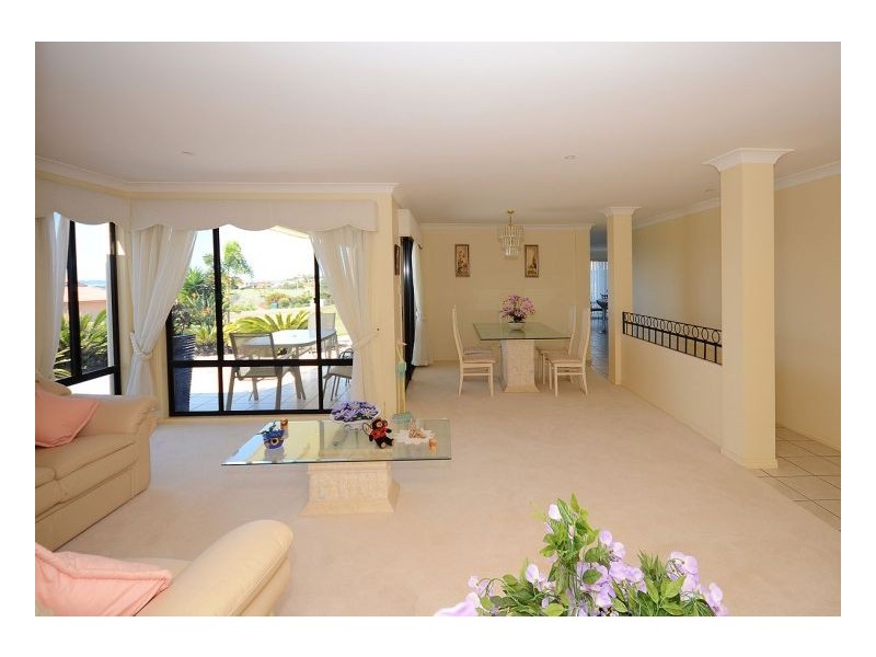 12 Manchester Court, Dundowran QLD 4655