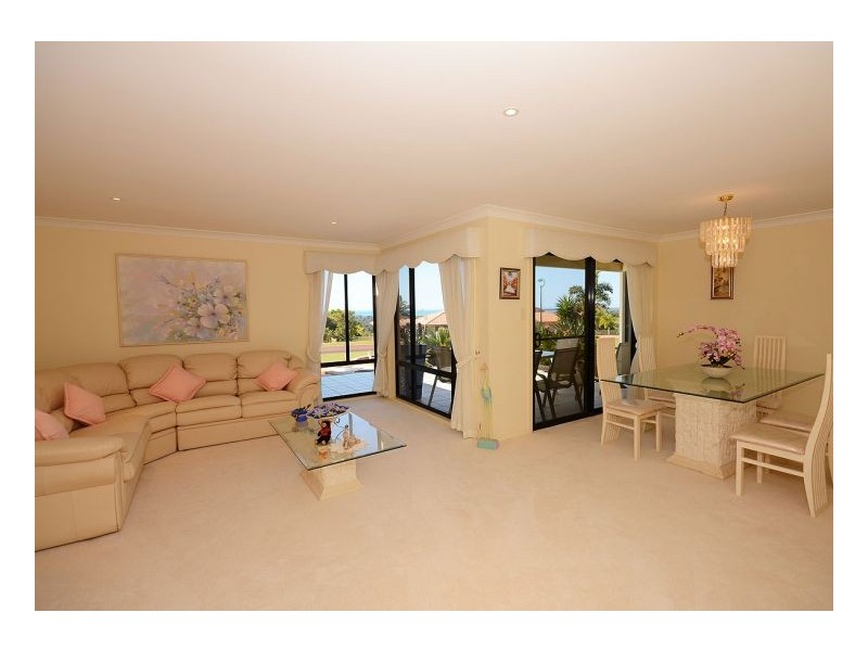 12 Manchester Court, Dundowran QLD 4655