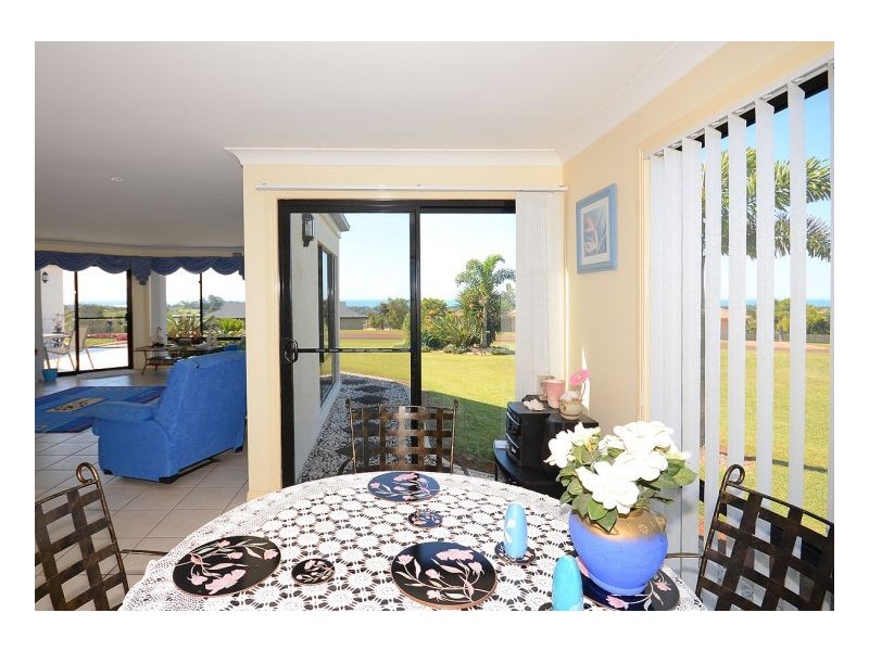 12 Manchester Court, Dundowran QLD 4655