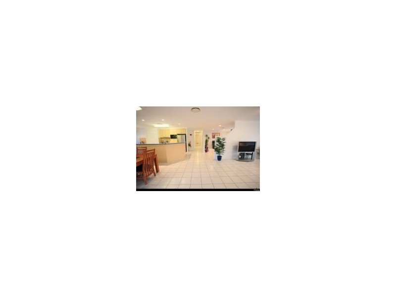 64 Alexander Street, Urangan QLD 4655