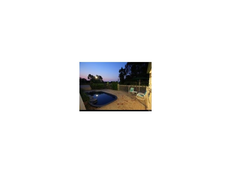 64 Alexander Street, Urangan QLD 4655