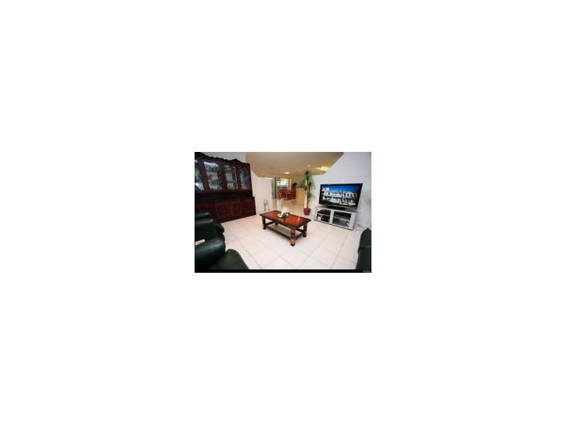 64 Alexander Street, Urangan QLD 4655