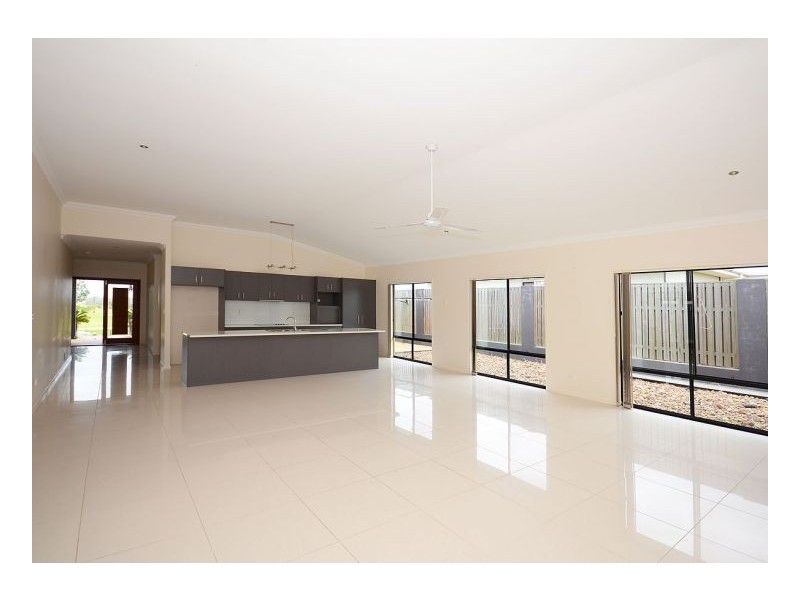 19 Parklands Blvd, Wondunna QLD 4655
