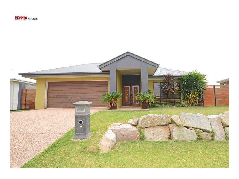 19 Parklands Blvd, Wondunna QLD 4655