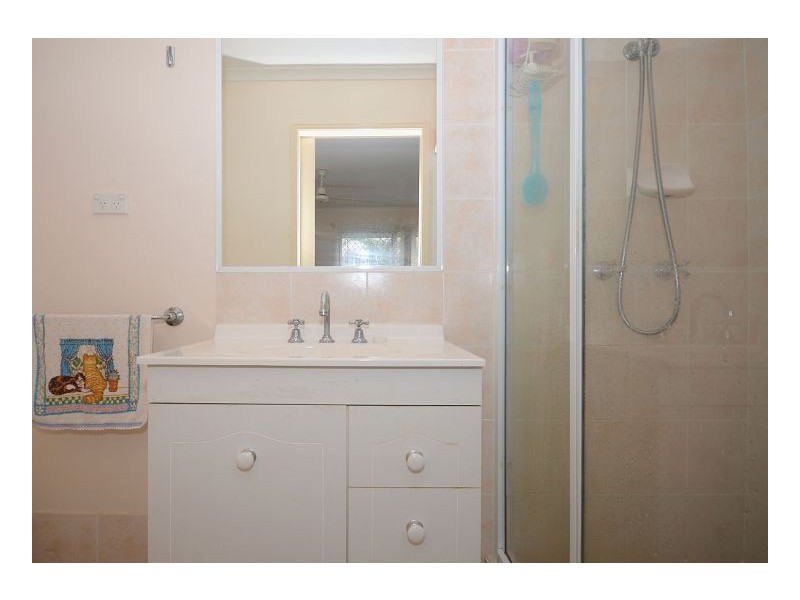 11 Spinnaker Dr, Point Vernon QLD 4655