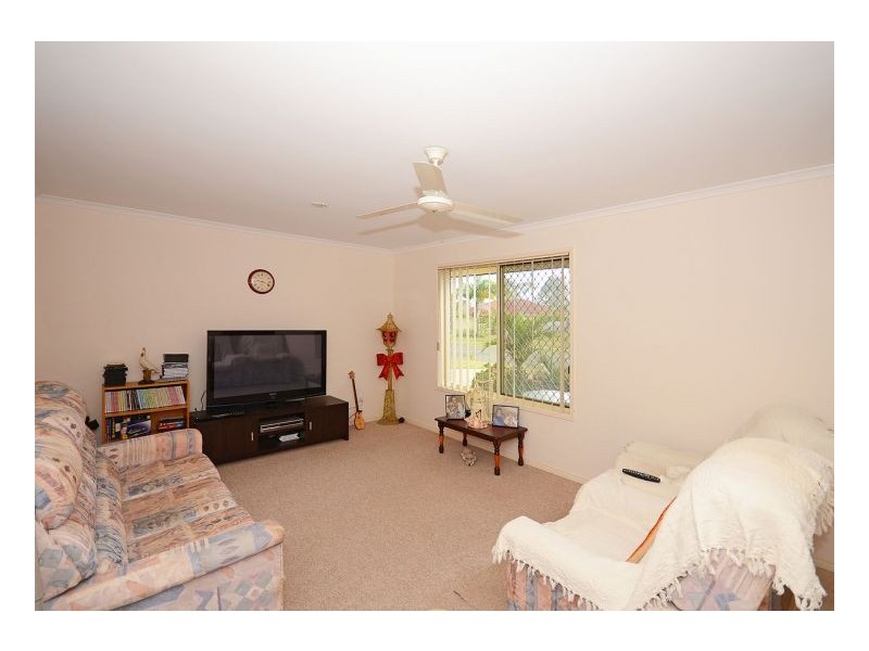 11 Spinnaker Dr, Point Vernon QLD 4655