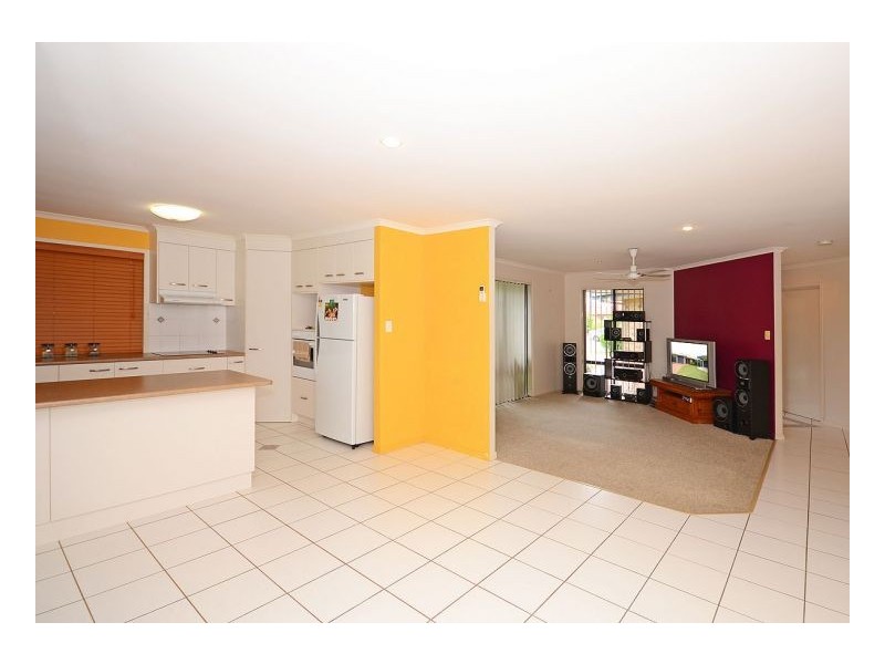 7 Cleo Court, Torquay QLD 4655