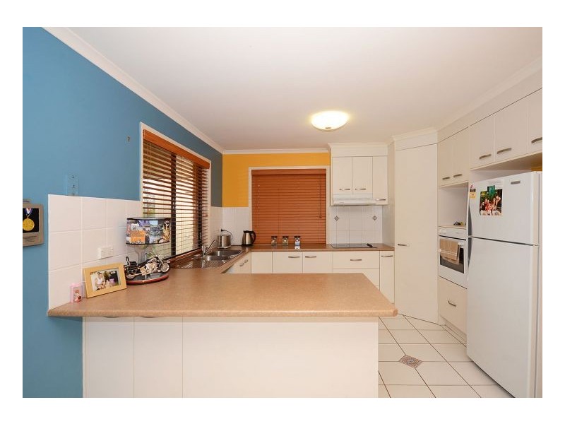 7 Cleo Court, Torquay QLD 4655