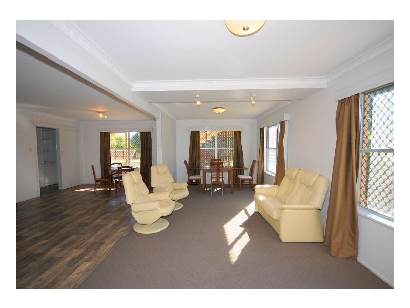 266 Torquay Tce, Torquay QLD 4655