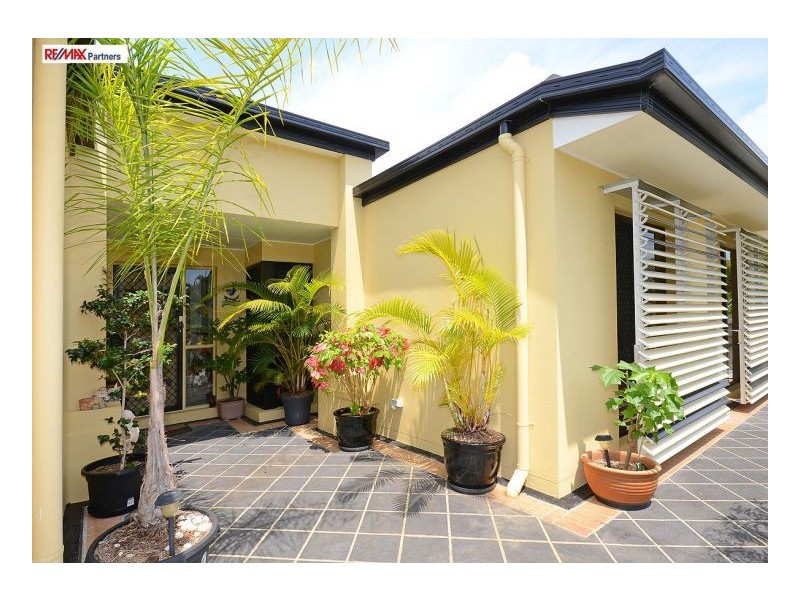 17 Prince Street, Urangan QLD 4655