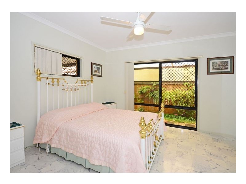 17 Prince Street, Urangan QLD 4655