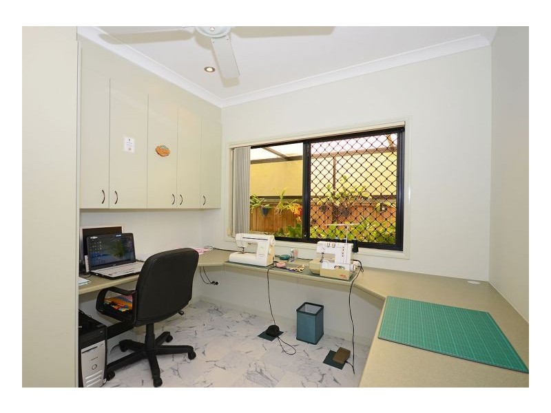 17 Prince Street, Urangan QLD 4655