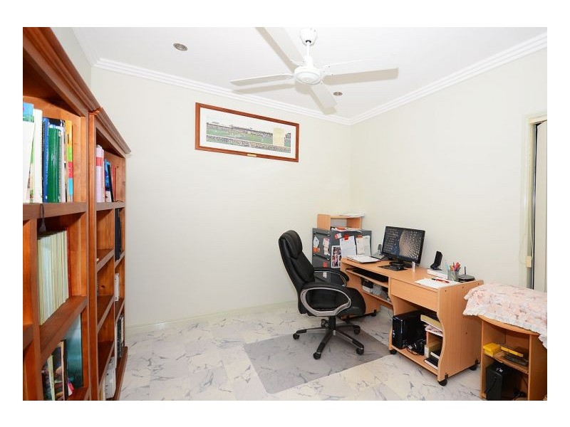 17 Prince Street, Urangan QLD 4655