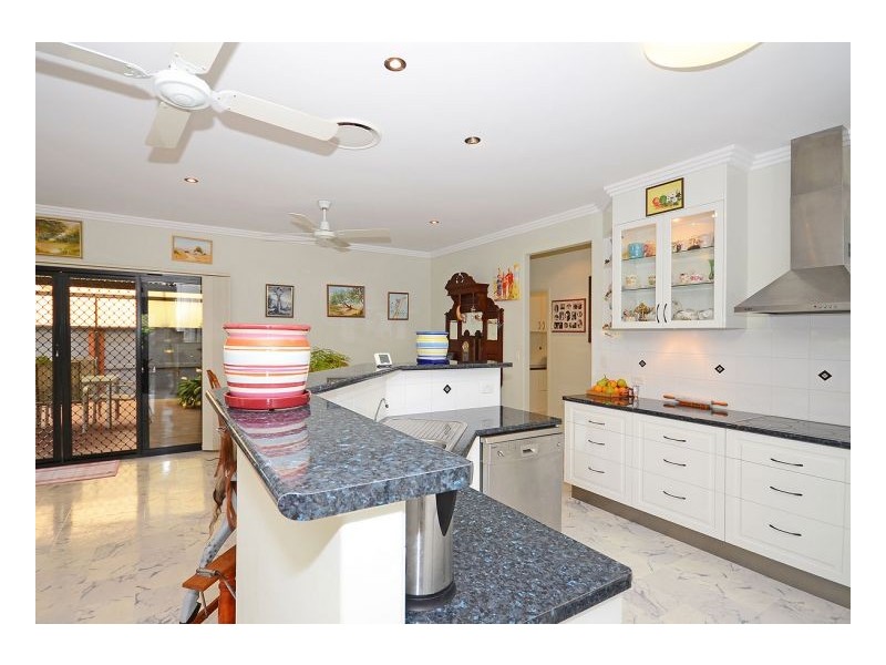 17 Prince Street, Urangan QLD 4655