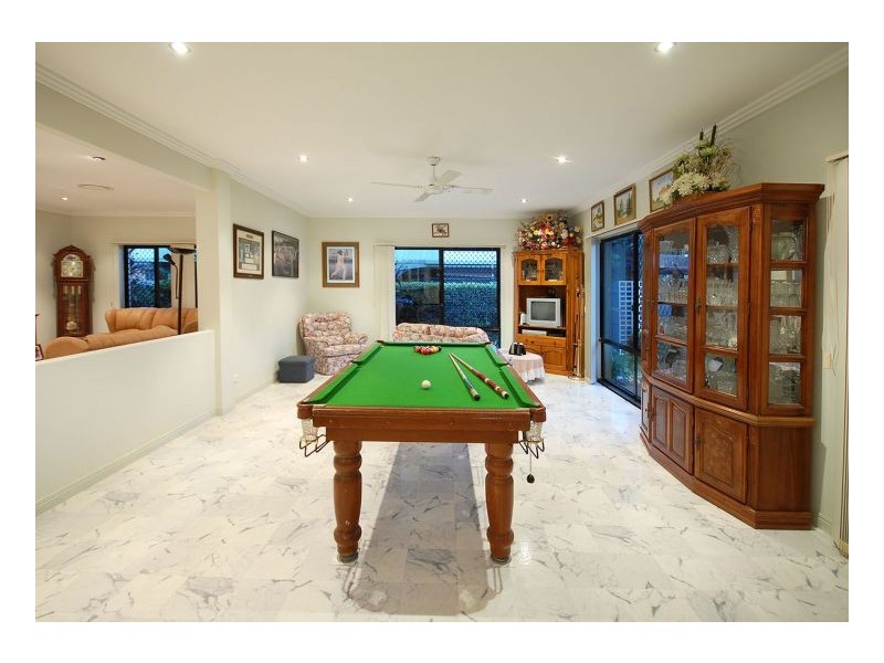 17 Prince Street, Urangan QLD 4655